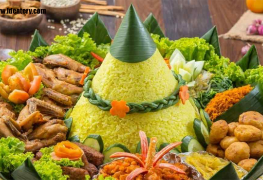 Nasi Tumpeng Simbol Keberagaman